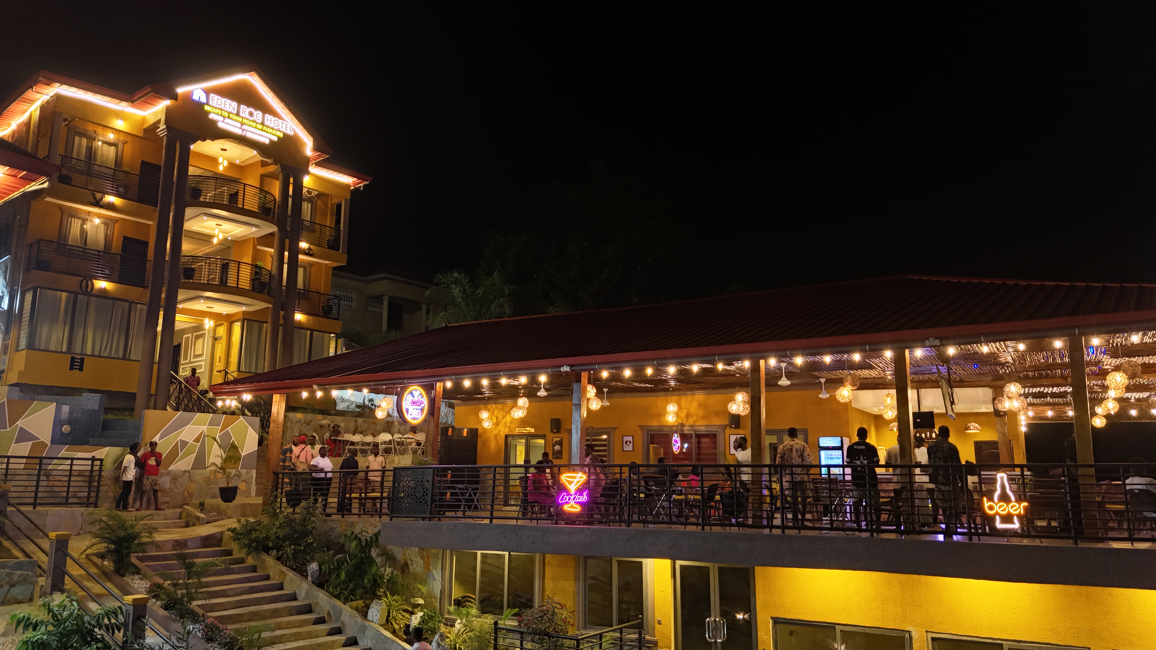 Eden Roc Hotel — hillside view